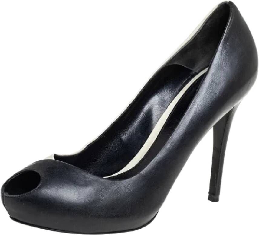 Alexander McQueen Pre-owned Leather heels Black Dames