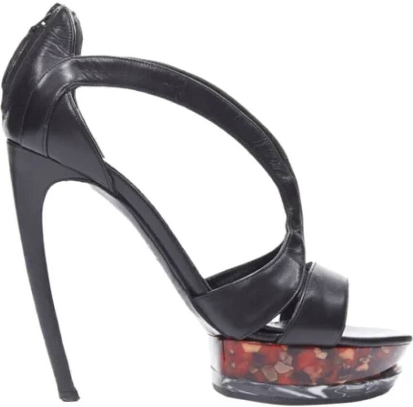 Alexander McQueen Pre-owned Leather sandals Black Dames