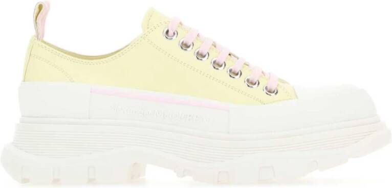 Alexander mcqueen Stijlvolle Veterschoenen voor Dames Yellow Dames