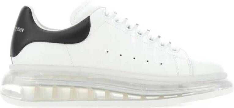 Alexander mcqueen Witte leren sneakers met zwarte hak Moderne stijl Wit