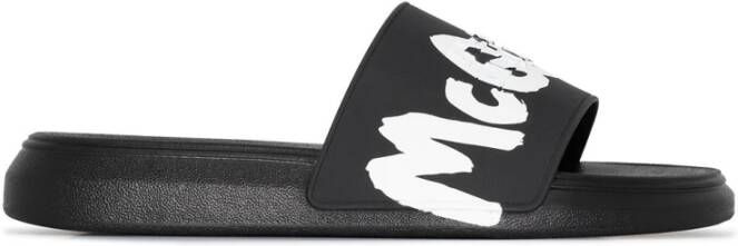 Alexander mcqueen Zwarte Graffiti-Logo Slip-On Slides voor Heren Black Heren