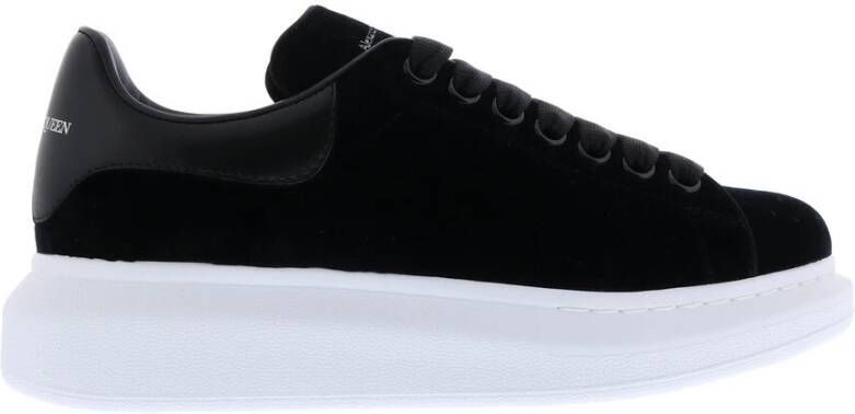 Alexander mcqueen Zwarte Velvet Oversized Sneakers Black Dames