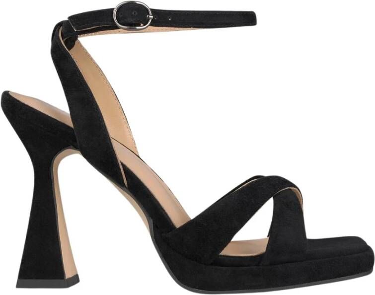 Alma en Pena Gekruiste Band Vierkante Neus Sandalen Black Dames