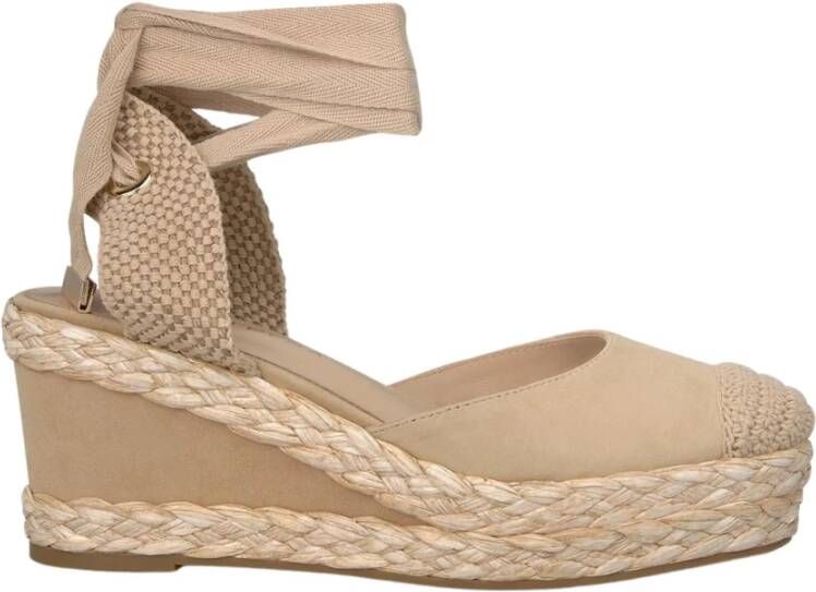 Alma en Pena Gevlochten Leren Sleehak Sandaal Beige Dames