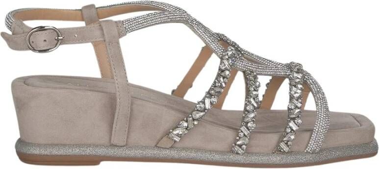 Alma en Pena Gevlochten sandaal met strass versiering Gray Dames