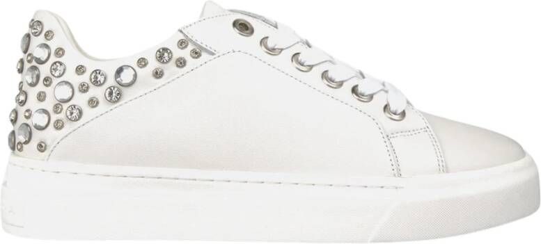 Alma en Pena Studded Leren Sneaker met Plateauzool White Dames