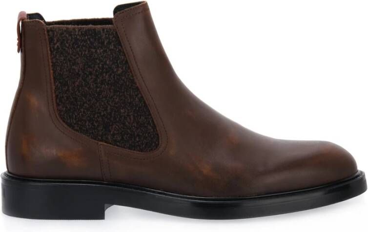 Ambitious Klassieke Leren Chelsea Boot met Moderne Details Brown Heren