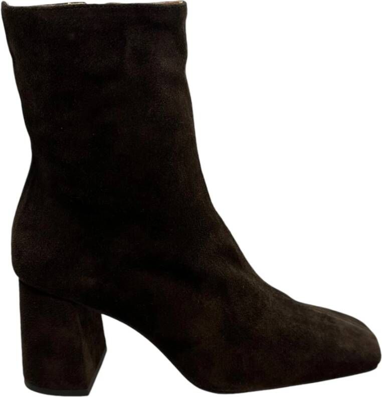 Angel Alarcon Suede enkellaarsjes met 9cm hak Brown Dames