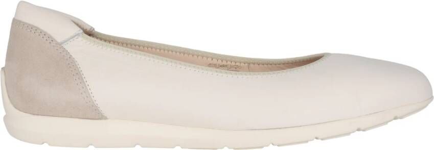 Ara Off White Ballerina Pomp voor Vrouwen Beige Dames