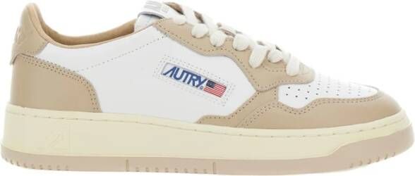 Autry Beige Geperforeerde Sneakers Veters Rubberen Zool Beige Dames