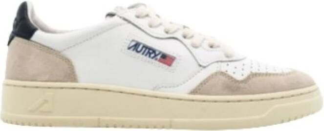 Autry Blauwe Suède Sneakers Trendy Seizoen Multicolor Heren