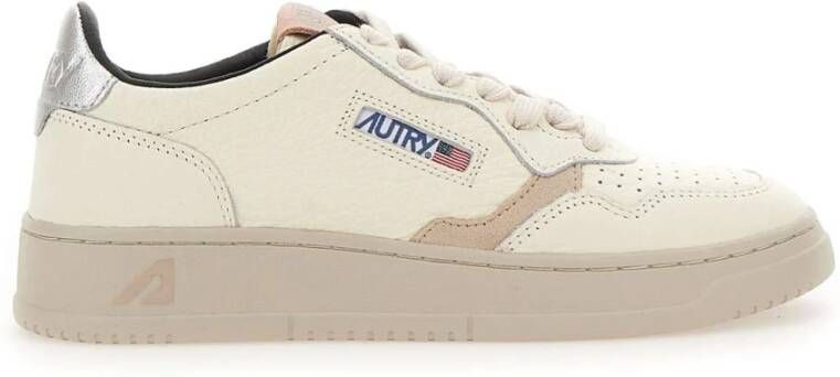 Autry International Low-Top Sneakers 'Medalist' in wit