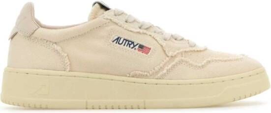 Autry Denim Medalist Sneakers in Ivoor Beige Dames