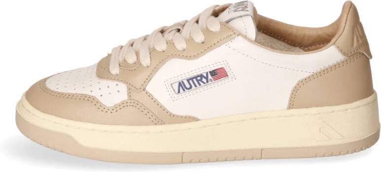 Autry Beige Geperforeerde Sneakers Veters Rubberen Zool Beige