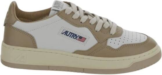 Autry Leren Sneakers met Geperforeerde Neus Multicolor