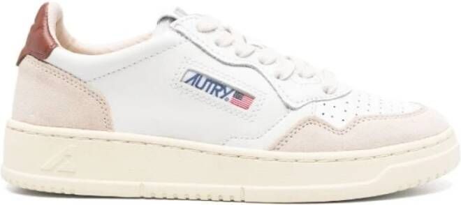 Autry Lage Medalist Sneaker in Beige Bruin White Dames