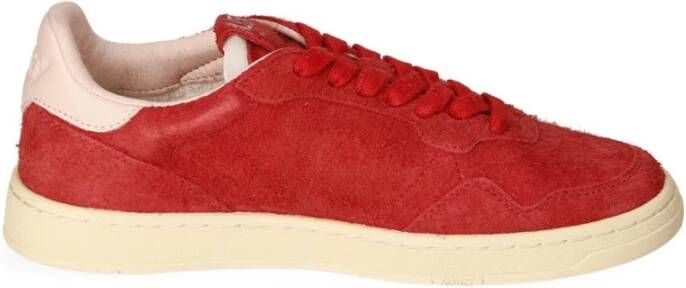 Autry Lage Platte Suède Sneaker met Contrasterende Hiel Red Dames