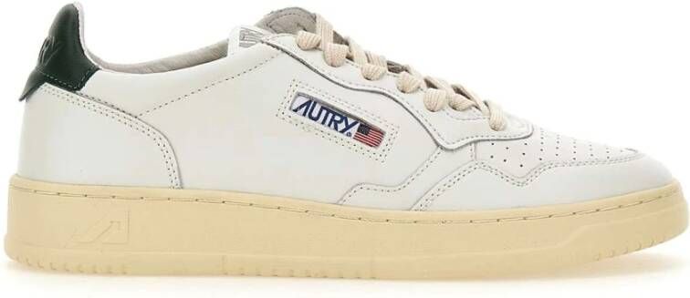 Autry Witte Leren Sneakers met Geperforeerde Tip White