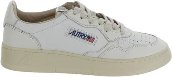 Autry Witte Medalist Sneakers Logo Patch White Dames