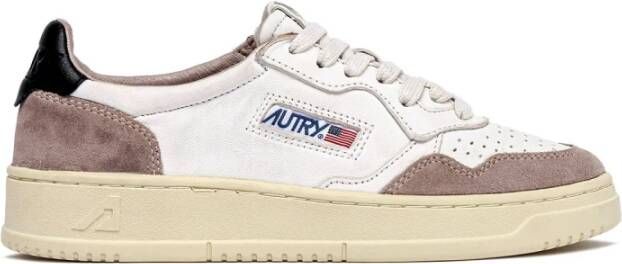 Autry Vintage-geïnspireerde leren sneakers met iconische groene hak Beige Dames