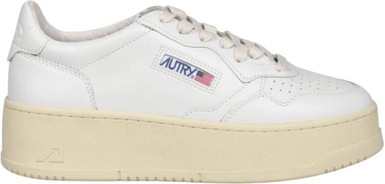 Autry Platform Sneakers in Koeienhuid Leer White Dames