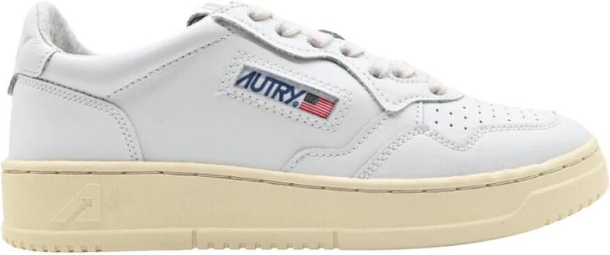 Autry Sneakers in wit leer laag model White Dames