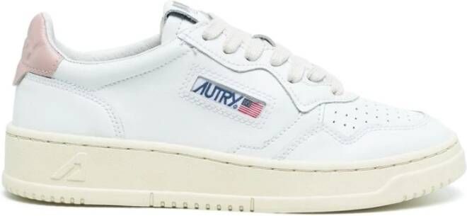 Autry Sneakers met Logo Patch White Dames