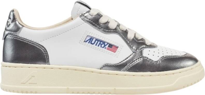 Autry Medalist Low sneaker van leer met metallic details