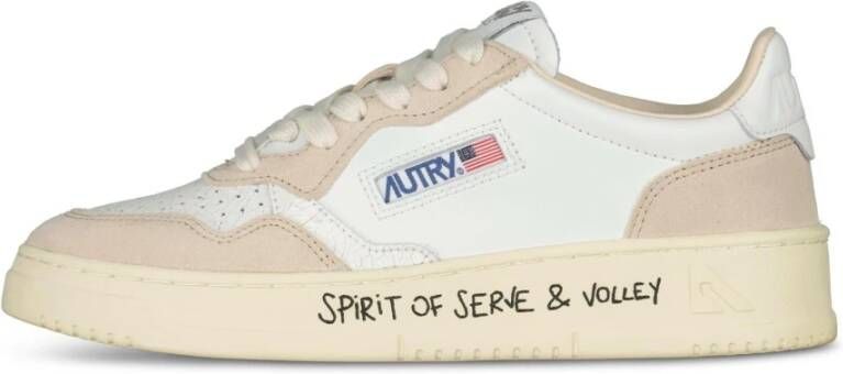 Autry Witte leren sneakers met geperforeerde neus Multicolor