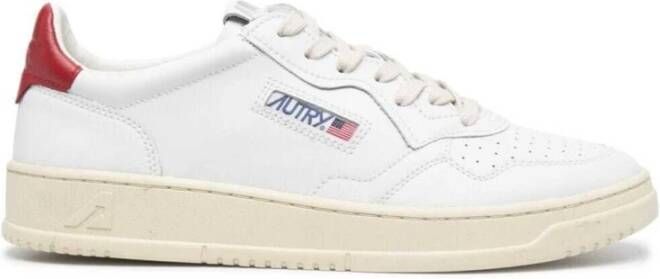 Autry Upgrade je Sneaker Game met Witte en Rode Leren Sneakers voor Mannen White Heren