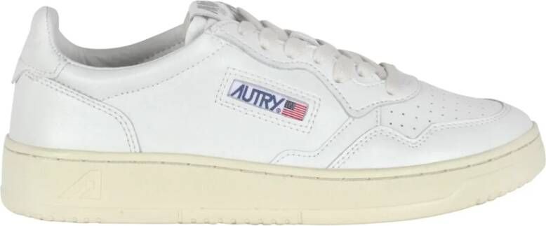 Autry Stijlvolle buitenschoenen voor avonturen White Dames