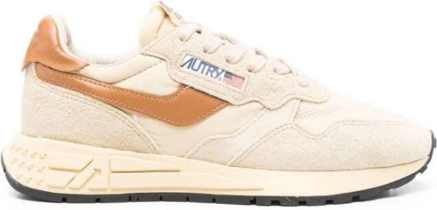 Autry Stijlvolle Sneakers voor Dagelijks Gebruik Beige Dames