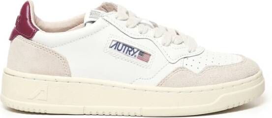 Autry Witte Beige Sneakers Geperforeerde Neus White Dames