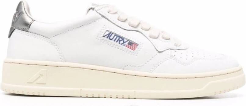 Autry Witte Leren Sneaker met Metalen Detail White Dames