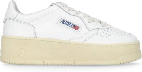 Autry Witte Leren Sneakers met Geperforeerde Details White Dames