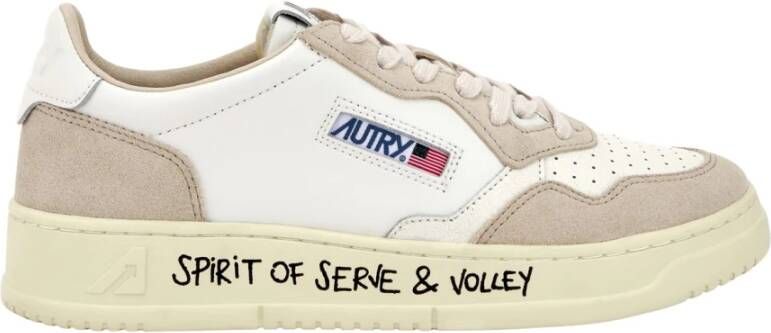 Autry Witte leren sneakers met geperforeerde neus Multicolor Heren