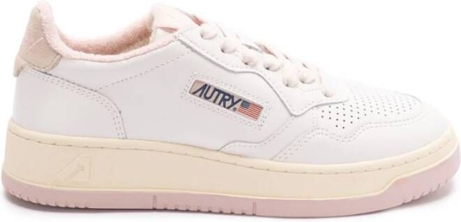 Autry International Low-Top Sneakers baskets medalist en cuir rose in poeder roze