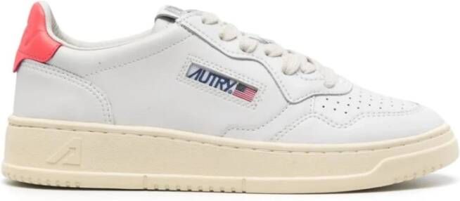 Autry International Sneakers Sneaker Medalist Low 47702402335066 in white