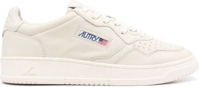 Autry Witte Veterschoen met Geperforeerde Neus White Heren