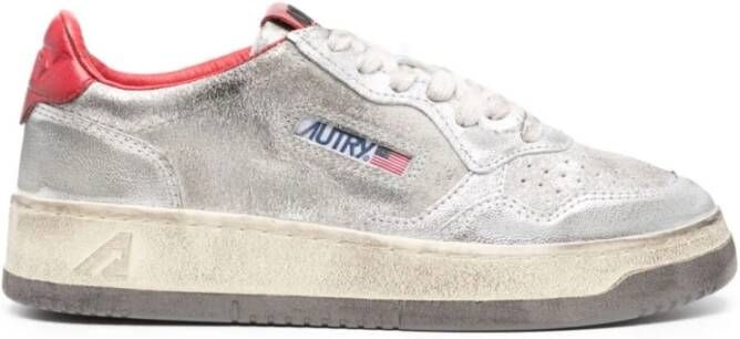 Autry Zilver-tone Sneakers met Rode Accenten Gray Dames