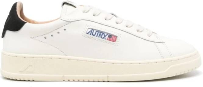 Autry Zwarte Sneakers met Logo Patch White Dames