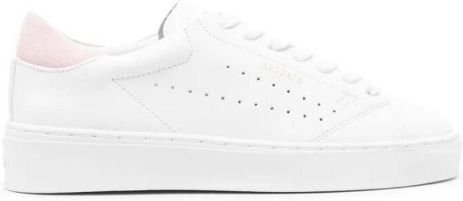 Axel Arigato Witte Court Sneakers met roze details White Dames