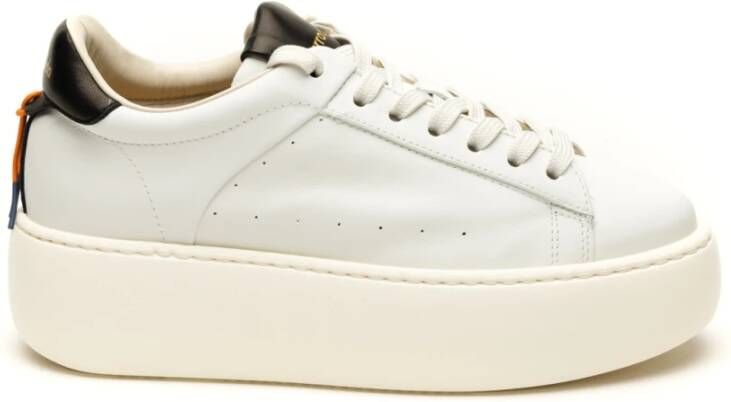 Barracuda Sneakers White Dames