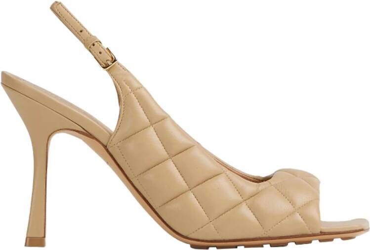 Bottega Veneta Metalasse Leren Sandalen Beige Dames