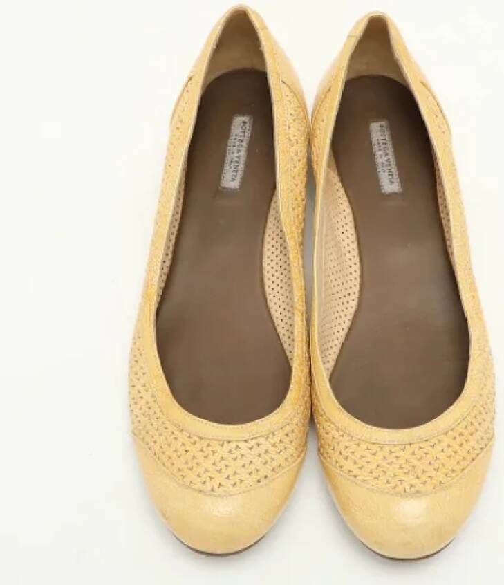 Bottega Veneta Vintage Pre-owned Leather flats Yellow Dames