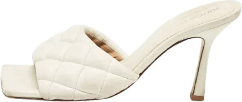 Bottega Veneta Vintage Pre-owned Leather sandals Beige Dames