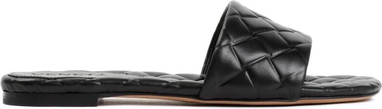 Bottega Veneta Zwarte Leren Platte Sandalen Black Dames