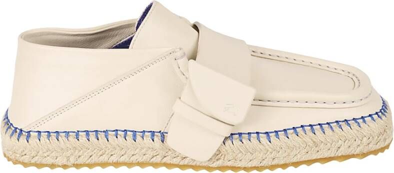 Burberry Platte schoenen voor vrouwen Beige Dames