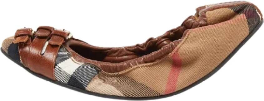 Burberry Vintage Pre-owned Canvas flats Brown Dames