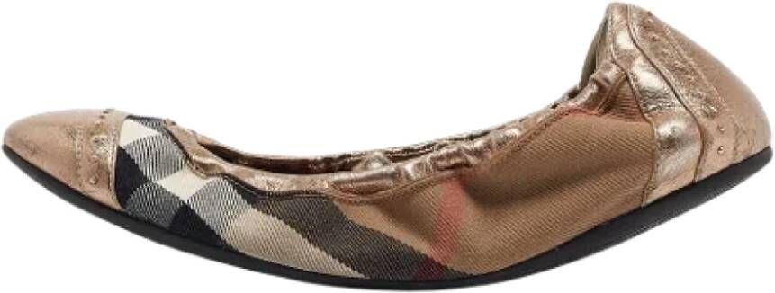 Burberry Vintage Pre-owned Canvas flats Brown Dames